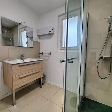 Comfort Terrace Garden Wifi Holiday home *